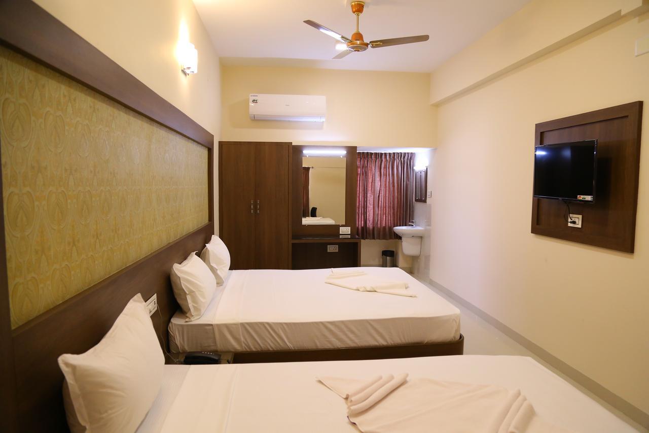 Hotel Gokulgrande Erode Buitenkant foto
