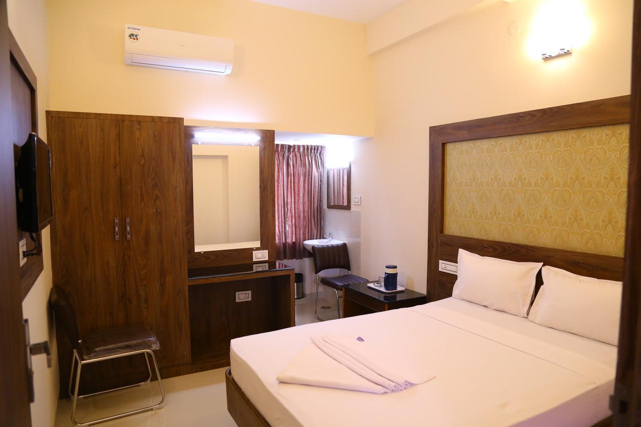 Hotel Gokulgrande Erode Buitenkant foto